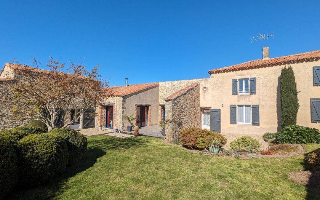 Vente Maison – 258 m² à Les Herbiers – Vendée (85500)