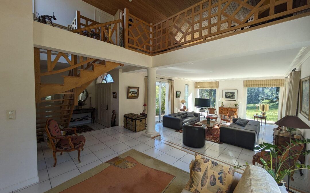 Vente Maison – 9 pièces – 254 m² à Les Herbiers – Vendée (85500)